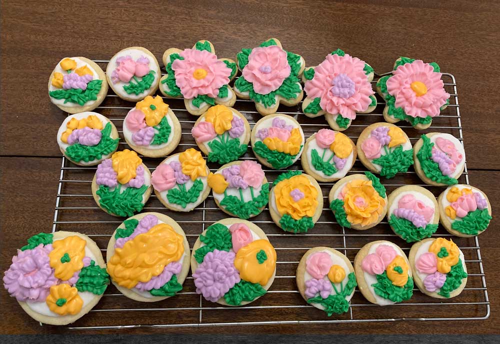 baked cookies on a cooling rack